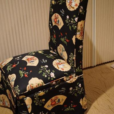 CONVENIENT SLIPPER CHAIR ASIAN INFLUENCE PATTERN UPHOLSTERY ON BLACK COLORED FABRIC FOR THE ELEGANT LOOK