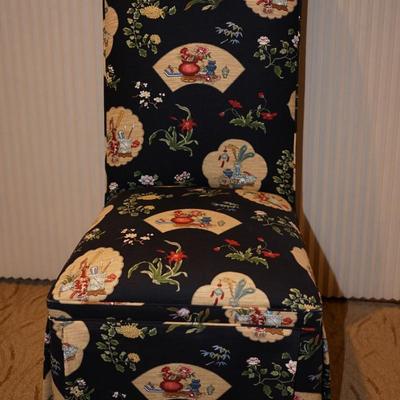 CONVENIENT SLIPPER CHAIR ASIAN INFLUENCE PATTERN UPHOLSTERY ON BLACK COLORED FABRIC FOR THE ELEGANT LOOK