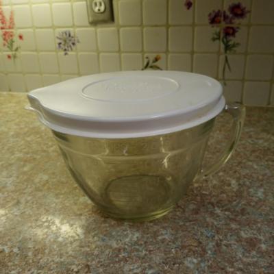 PAMPERED CHEF SMALL BATTER BOWL