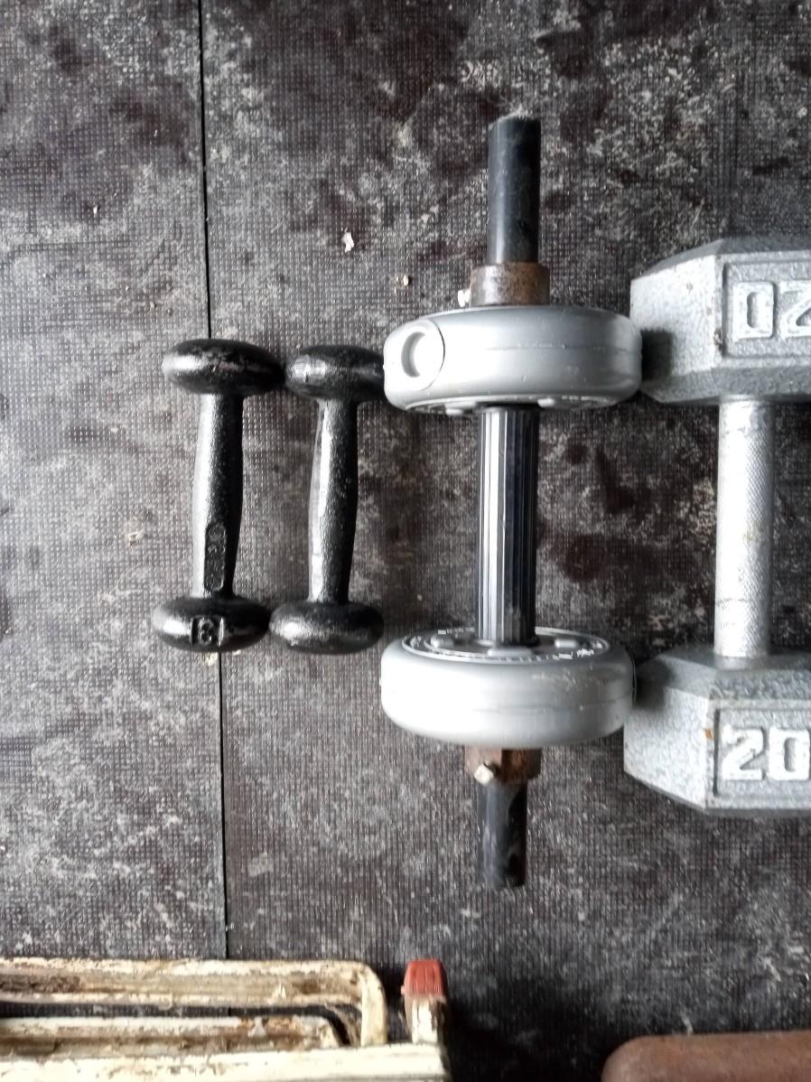 IRONMAN WEIGHT BENCH WITH HAND WEIGHTS
