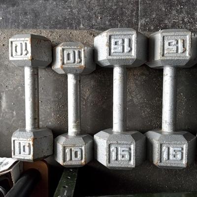IRONMAN WEIGHT BENCH WITH HAND WEIGHTS