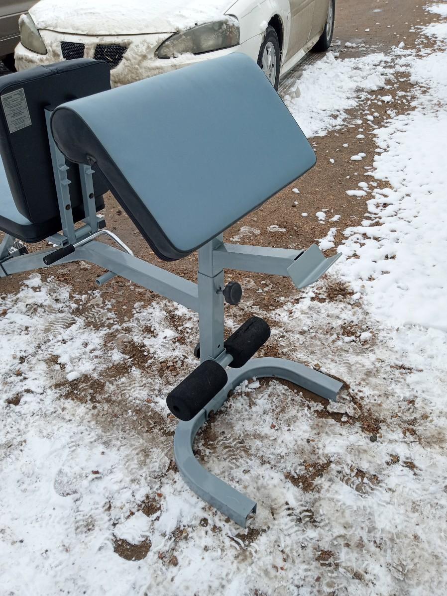 IRONMAN WEIGHT BENCH WITH HAND WEIGHTS