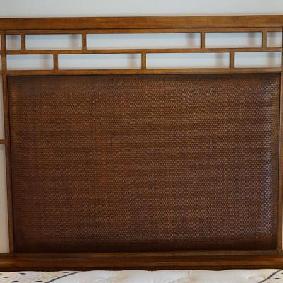 CONTEMPORARY STYLE QUEEN SIZE BED WALNUT FRAME /ASIAN INFLUENCE STYLE