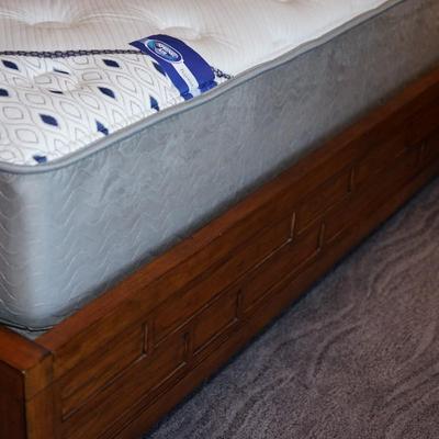 CONTEMPORARY STYLE QUEEN SIZE BED WALNUT FRAME /ASIAN INFLUENCE STYLE