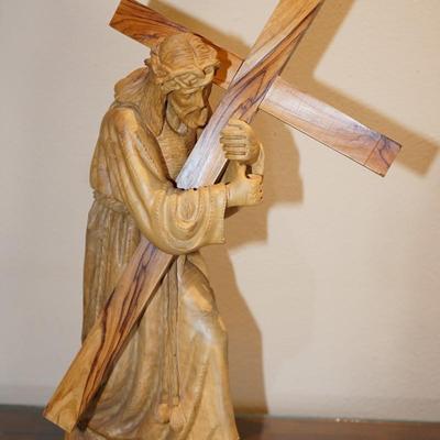 BEAUTIFULLY CARVED JESUS CARRYING THE CRUCIFIX OLIVE WOOD