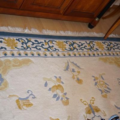 CHINESE WOOL AREA RUG OF IVORY /GOLD /BLUES 106" 142"