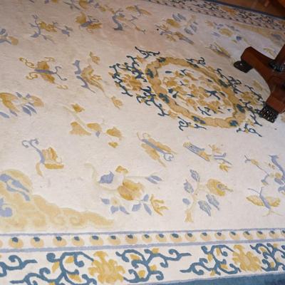 CHINESE WOOL AREA RUG OF IVORY /GOLD /BLUES 106" 142"