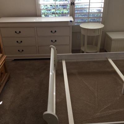 White Queen Bedroom suite four Pieces