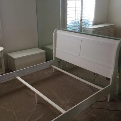 White Queen Bedroom suite four Pieces