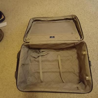 DOCKERS SUIT CASE ON 2 WHEELS WITH HANDLE