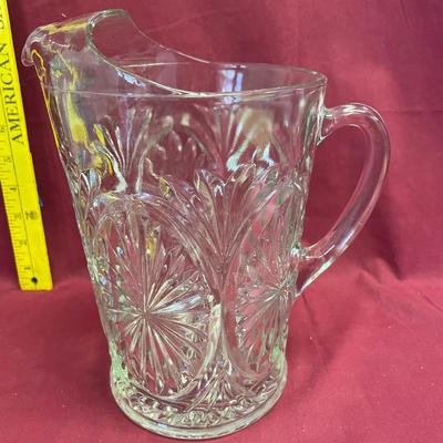 Medallion 64oz pitcher