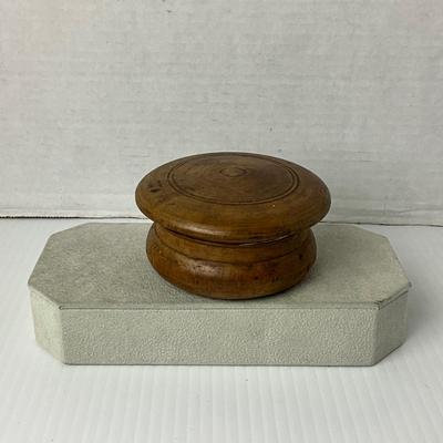 1039 Antique Wooden Powder Box with Ceramic Insert and Mirror