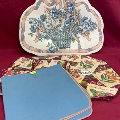 Placemats and napkins