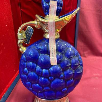 Beamâ€™s collectors bottle & box