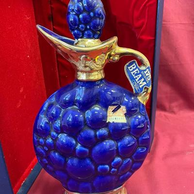 Beamâ€™s collectors bottle & box