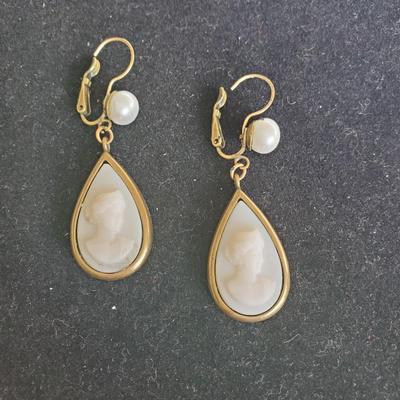 Xtasia Cameo Earrings