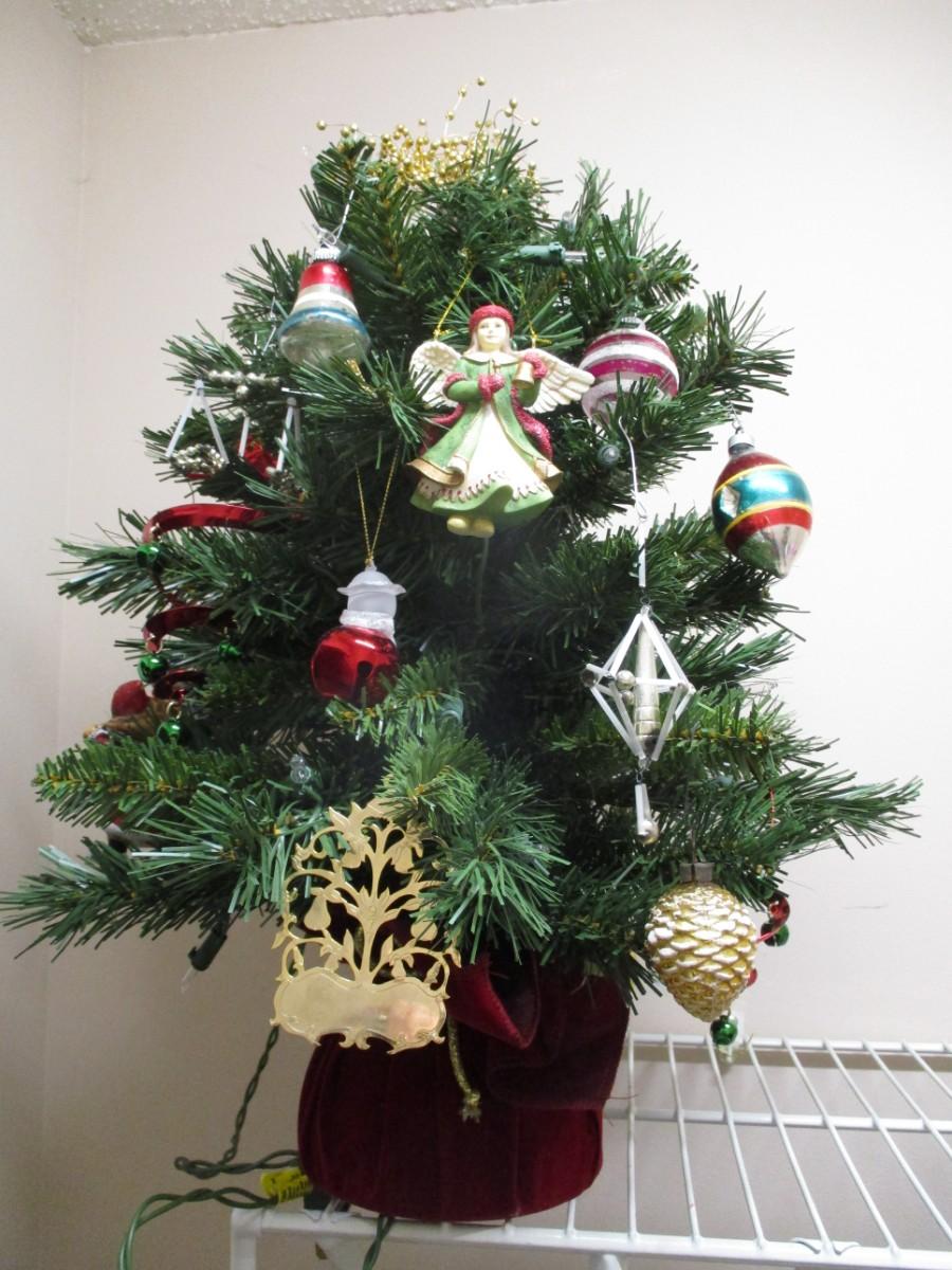 Table Top Christmas Tree With Ornaments