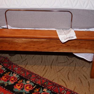 EXCELLENT CRAFTSMANSHIP CHERRY TWIN BED W/ TEMPURPEDIC ADJUSTABLE MATTRESS LIKE NEW