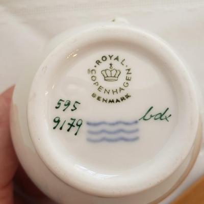 Royal Copenhagen tea set "Golden Basket" sugar creamer