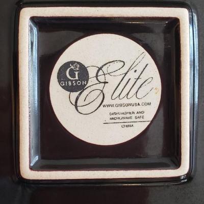 3 square serving plates Gibson Elite