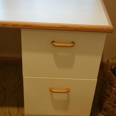 EXCELLENT WHITE LAMINTE /OAK TRIM/ EIGHT DRAWER /CRAFT OR ART TABLE.