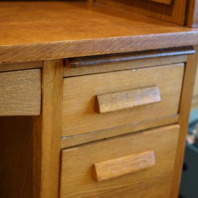 ANTIQUE REFINISHED OAK OFFICE DESK/ HAS A ROLL TOP / OR USE AS FLAT TOP DESK