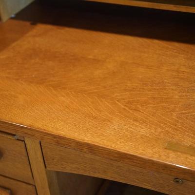 ANTIQUE REFINISHED OAK OFFICE DESK/ HAS A ROLL TOP / OR USE AS FLAT TOP DESK