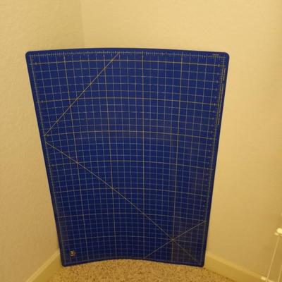 ROTARY CUTTING BOARD AND POLYFILL