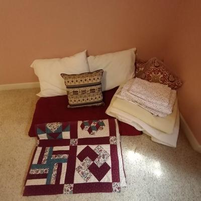 DOUBLE SIZE COMFORTER, BLANKETS, PILLOWS