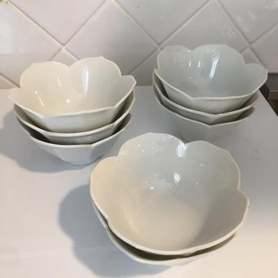 Set of lotus shaped bowls