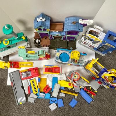 Mixed Lot of Various Imaginative Play Town Buildings for Die Cast Cars
