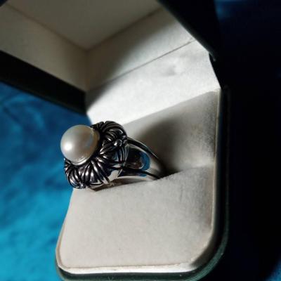 STERLING SILVER RING WITH GENUINE PEARL