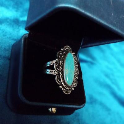 CAROLYN POLLACK STERLING RING W/TURQUOISE STONE