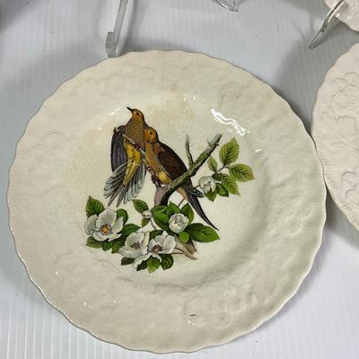 1094 Vintage Alfred Meekins Bird Plates