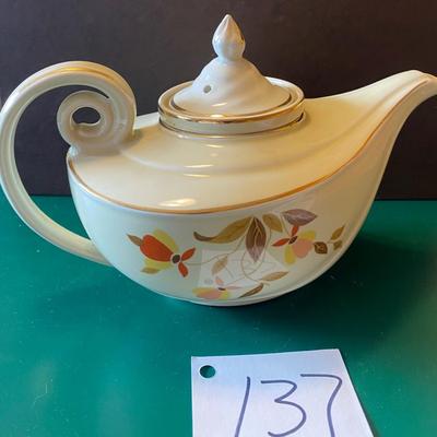 Hallâ€™s Superior Jewel Tea Aladdin Teapot