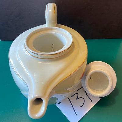 Hallâ€™s Superior Jewel Tea Aladdin Teapot