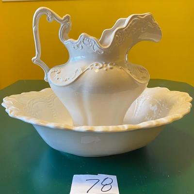 Arnelâ€™s Pitcher and Bowl Set