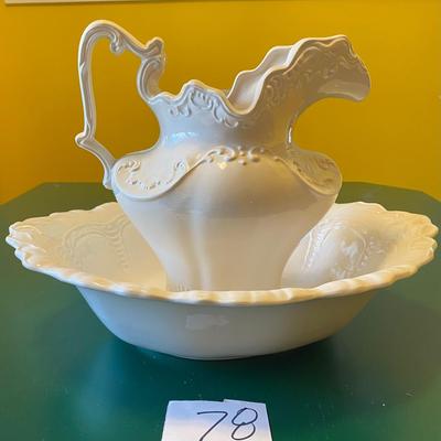Arnelâ€™s Pitcher and Bowl Set