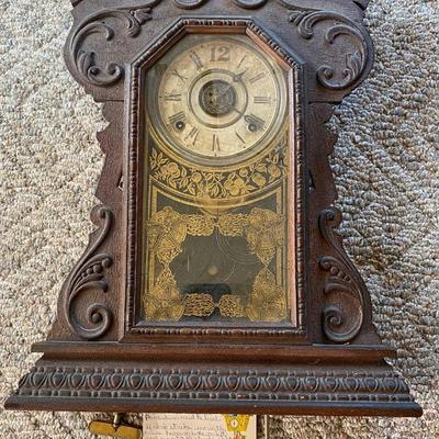 Beautiful Antique Clock w/ Key and instructions
