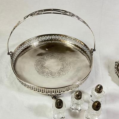 1175 Vintage Silverplate Basket with Chamber stick
