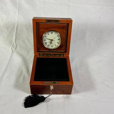 1182 Bombay Quartz Wooden Desk Clock