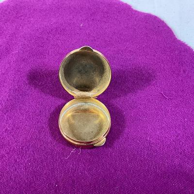 1186 14k Yellow Gold Round Pill Box