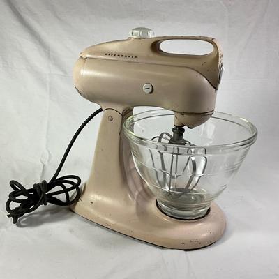 1190 Vintage Pink KitchenAid Mixer