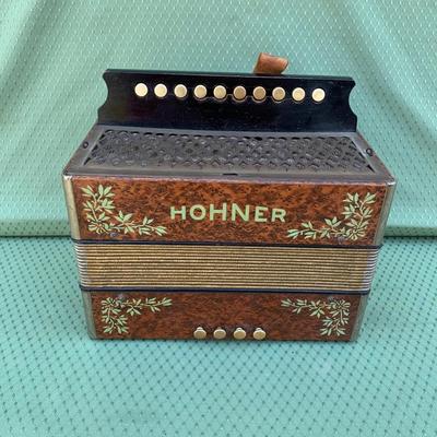 LOT 99R:  Antique Hohner  1 Row 4-Bass 10-ButtonAccordion - Germany