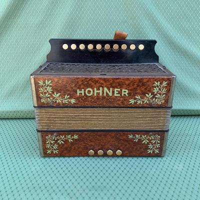LOT 99R:  Antique Hohner  1 Row 4-Bass 10-ButtonAccordion - Germany