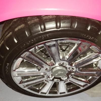 Barbie Ride on Kids car, needs battery