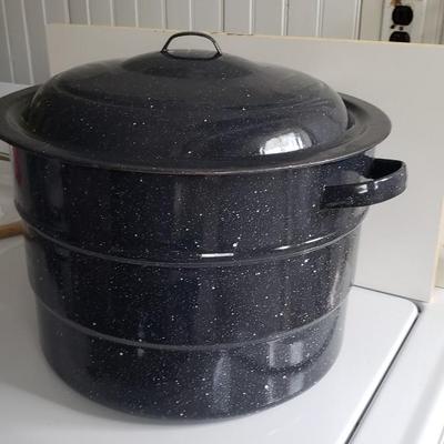 Large enemal canning pot