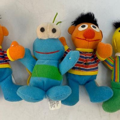 4 Mini Sesame Street Plush figures Ernie, Bert, Cookie Monster