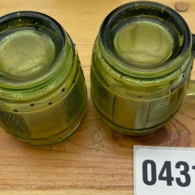 Vtg green glass mini barrel mugs