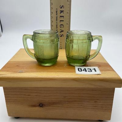 Vtg green glass mini barrel mugs
